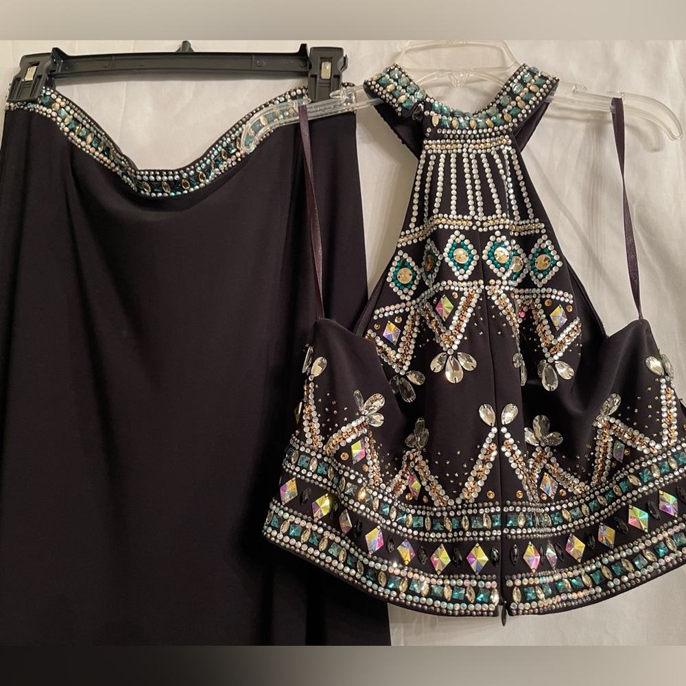 Wow look at this two piece prom dress! What a great buy!